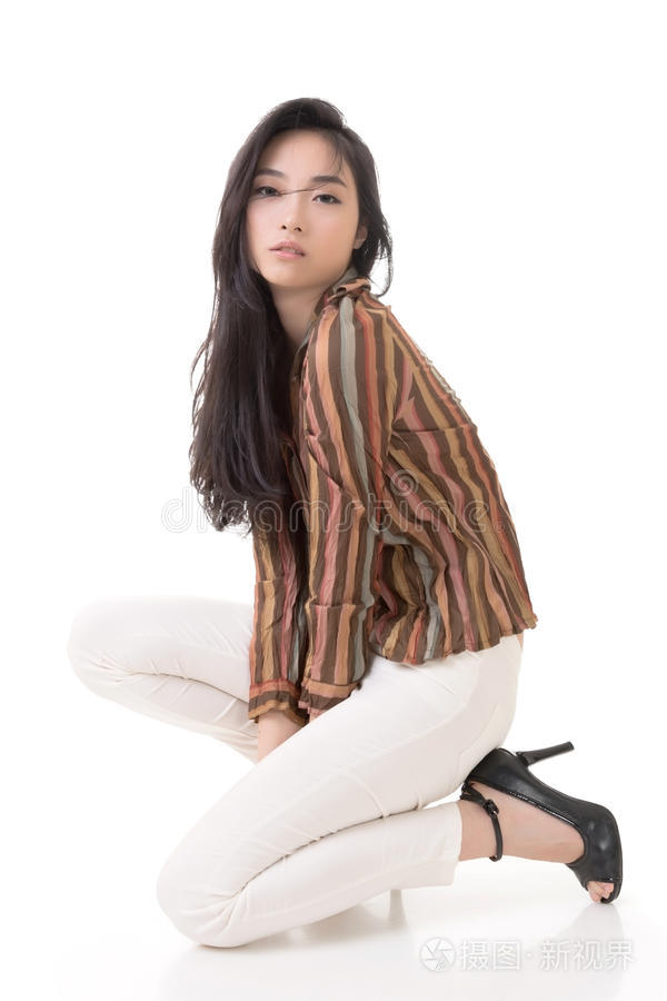94间房主跳舞 香烟直播